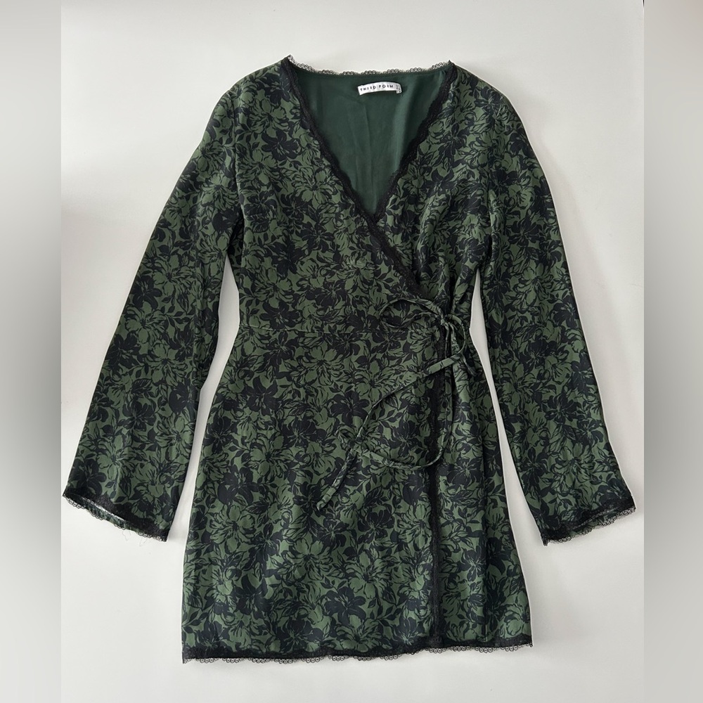 THIRD FORM Wrap Dress 
Size: US 6